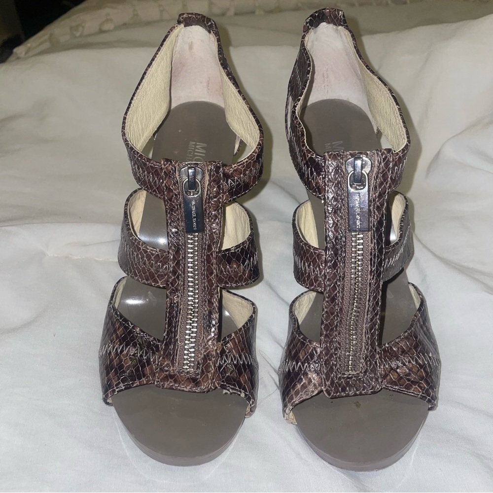 Michael Kors Size 6.5 Snakeskin Heels